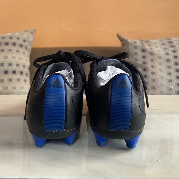 Adidas Sports Cleats - Picture 3 of 3